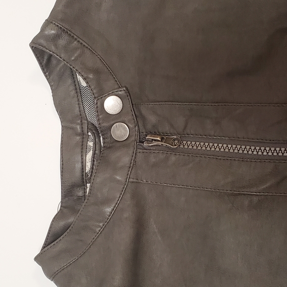 Vanity Women's Grey Faux Leather Jacket Size Large - Picture 4 of 10